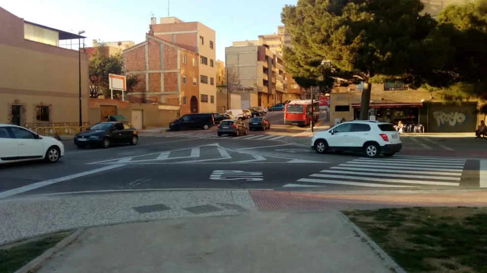 Cruce de la calle de Alhama de Aragón con la de Zafiro, en La Paz.