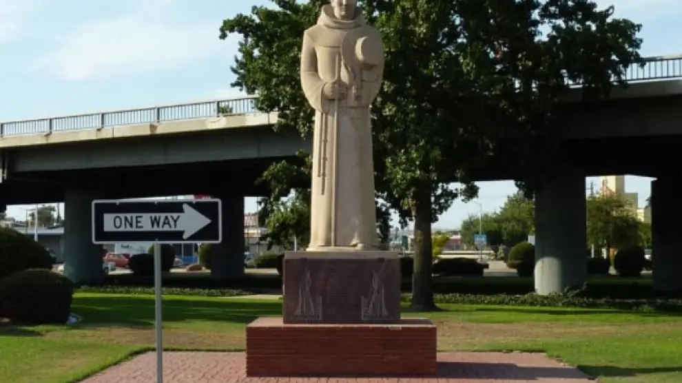 La estatua de Garcés, que no ha sufrido vandalismo alguno.