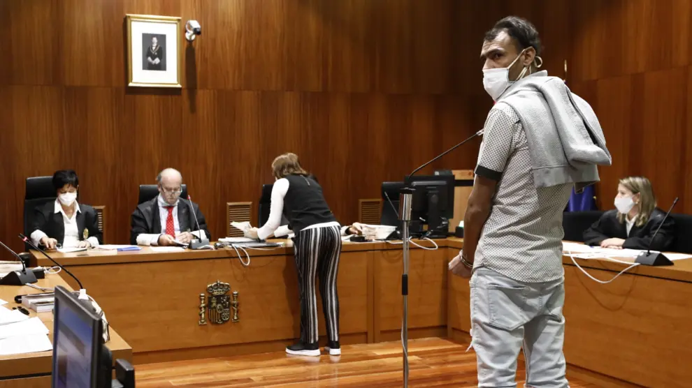 El acusado Jamel E. M., de 37 años, en el juicio celebrado ayer en la Audiencia de Zaragoza.