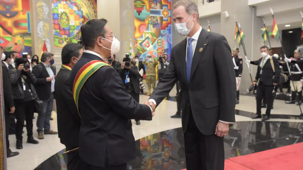 El Rey saluda al recién investido presidente de Bolivia, Luis Arce.