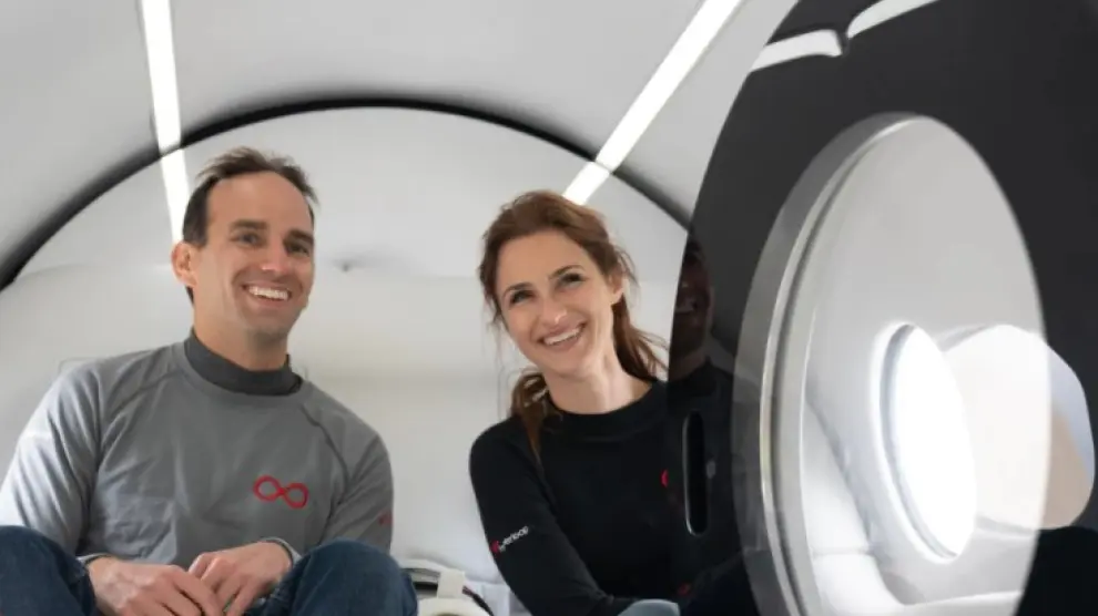 Los dos primeros humanos que han viajado en Virgin Hyperloop