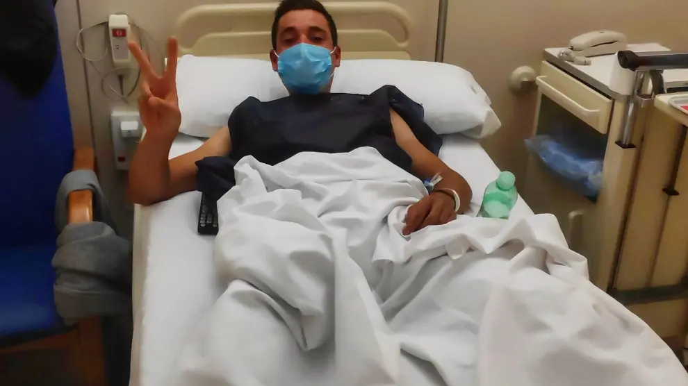 Fernando Barceló, en la clínica de Barcelona, tras salir de la intervención