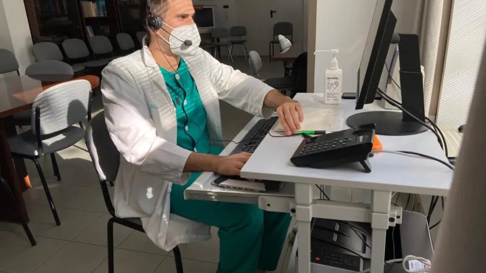 Javier Luis Zamora, en el centro de salud de Torrero.