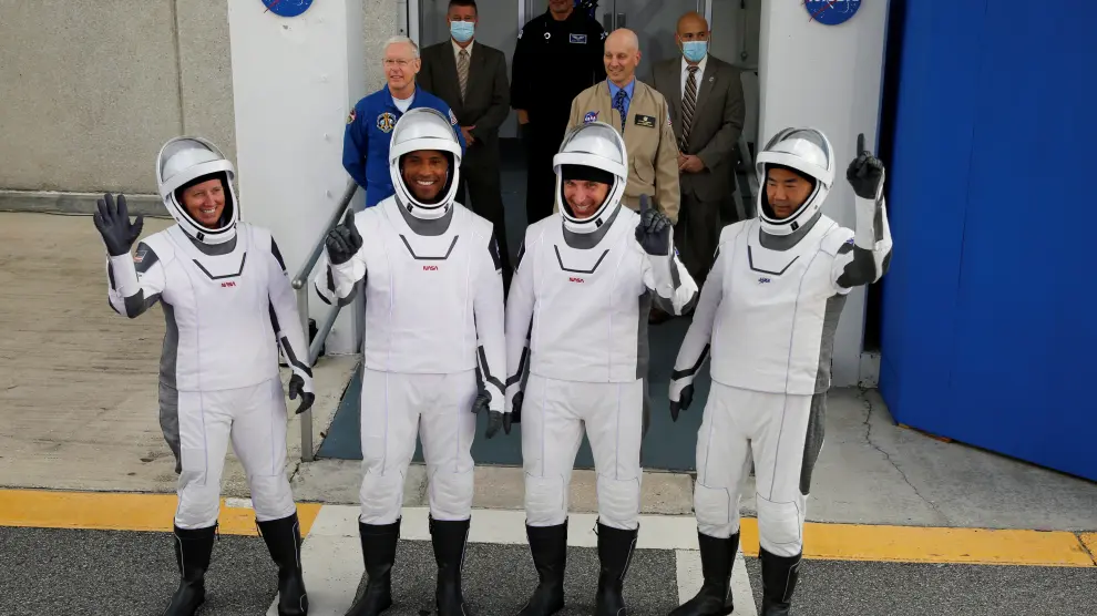 Cuatro astronautas, rumbo a la EEI