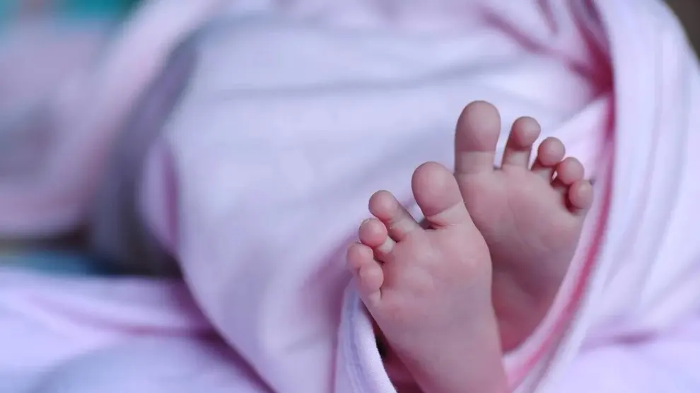 Imagen de archivo de los pies de una bebé.