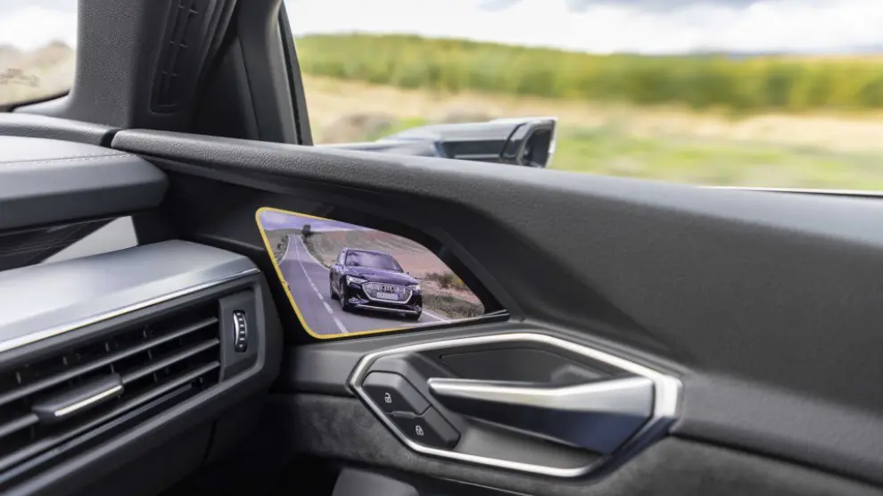 Los retrovisores digitales, en opción, ofrecen una imagen nítida del exterior del vehículo