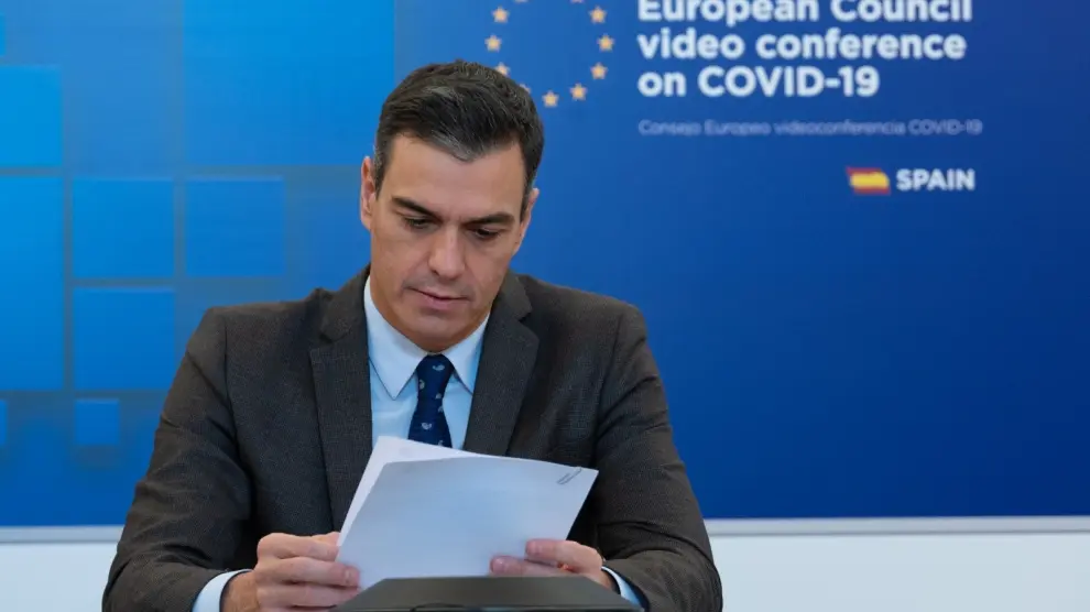 Pedro Sánchez durante una videoconferencia con líderes de la UE