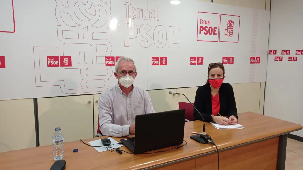 Rueda de prensa telemática ofrecida por el PSOE en la sede del partido de Teruel.