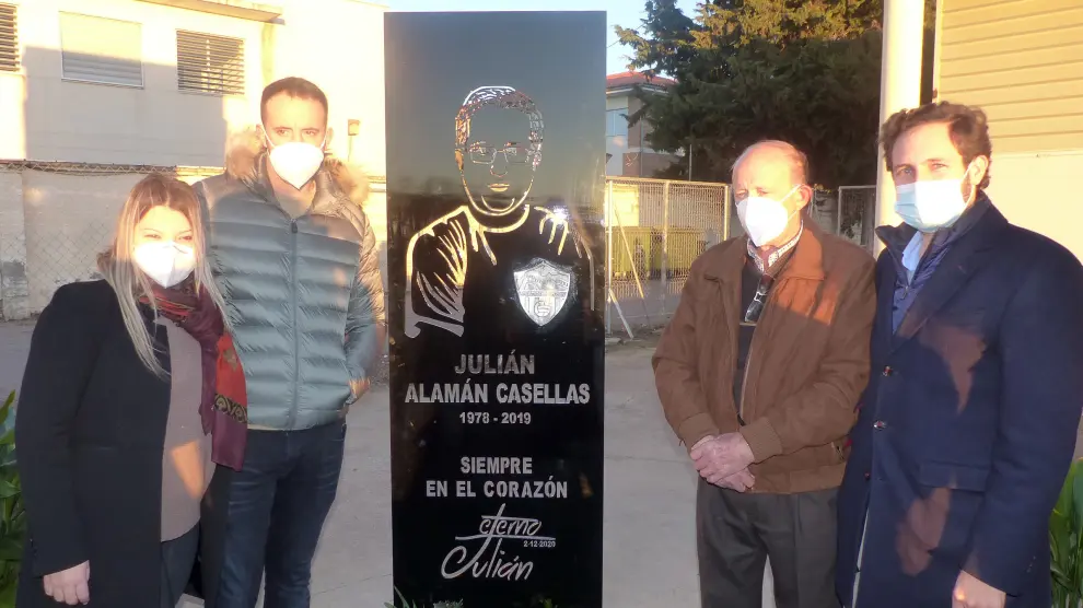Homenaje del Ayuntamiento al ex presidente del Atlético Monzón y concejal Julián Alamán
