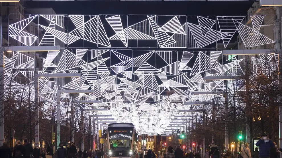 Paseo de la Independencia de Zaragoza en el encendido de las luces de Navidad.