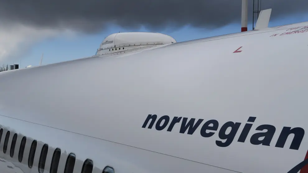 FILE PHOTO: File photo shows satellite antenna on the roof of the Norwegian Airways Boening 737-800 at Berlin Schoenefeld Airport