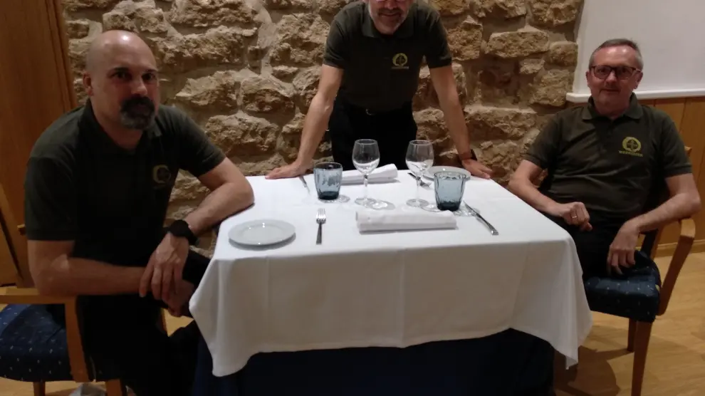 Los hermanos Alberto, Fidel y Pedro Meseguer, del restaurante Meseguer de Alcañiz (Teruel).