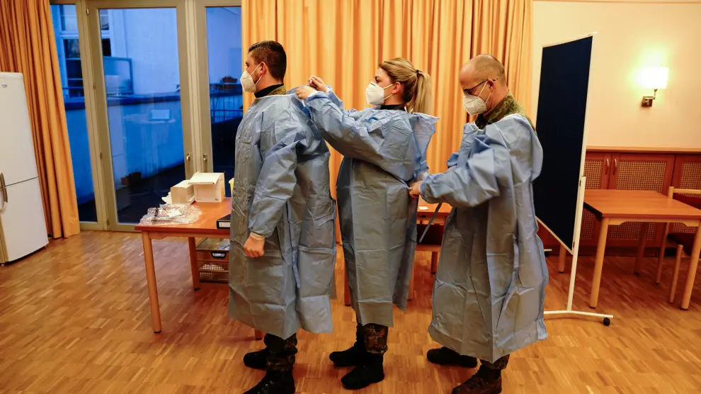 Un equipo de vacunación se prepara en Alemania.