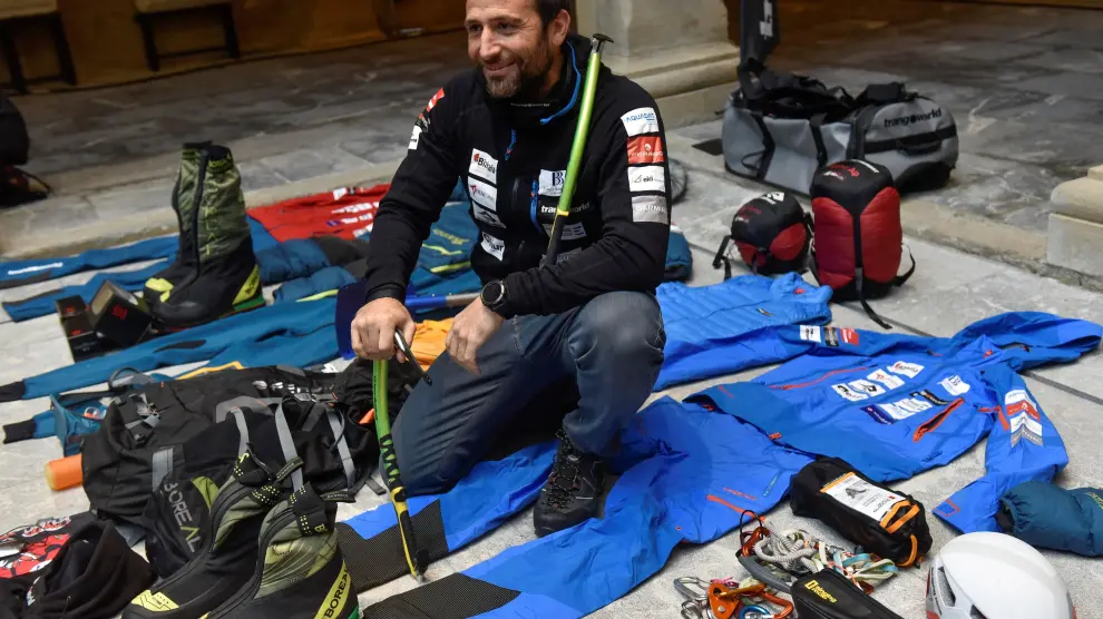 Alex Txikon intentará la ascensión invernal al Manaslu (8.163 metros)