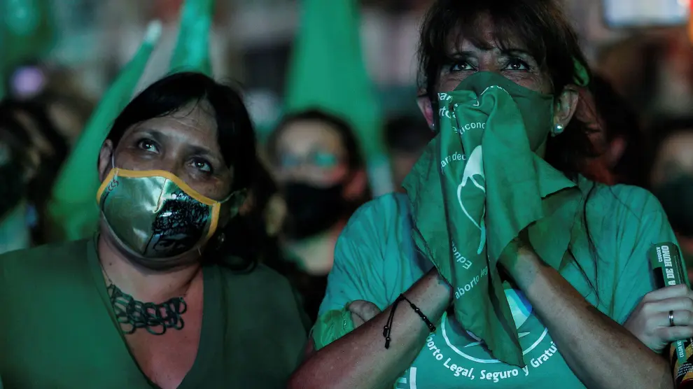 Las calles argentinas palpitan ante la reñida votación por el aborto legal