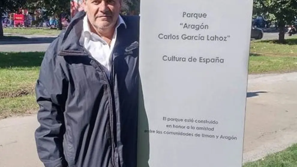 Carlos García Lahoz, en el parque Aragón de la ciudad ucraniana de Uman