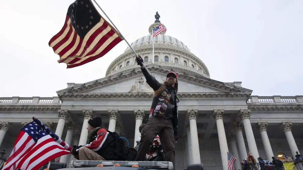 Las imágenes más impactantes del asalto al Capitolio de EE. UU.