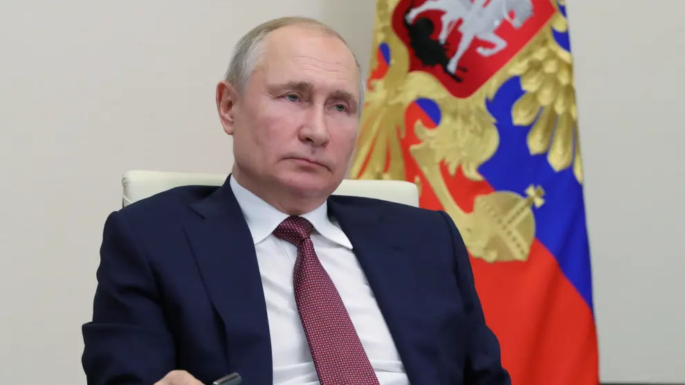 El presidente de Rusia, Vladimir Putin, atiente a los medios de comunicación en una rueda de prensa