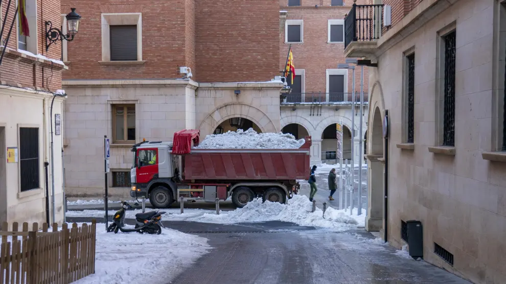 Restos de nieve en la ciudad de Teruel tras la borrasca Filomena.