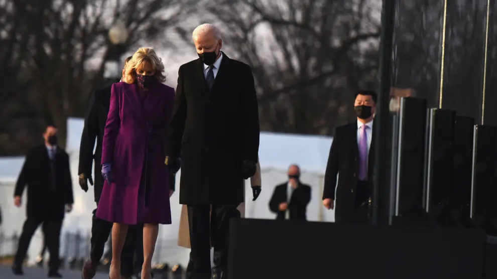 Biden y su mujer este martes tras su llegada a Washington