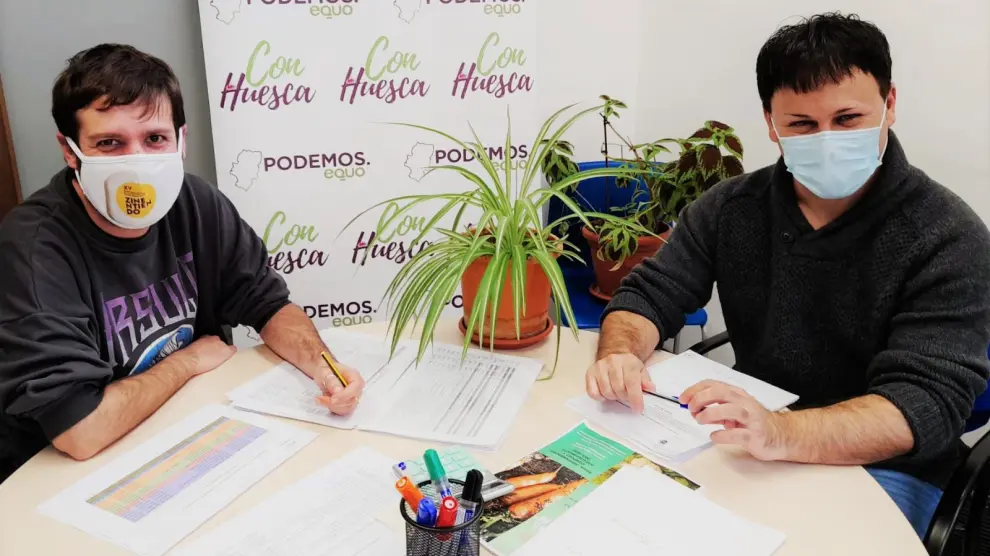Guillermo Boix y Óscar Sipán, los dos concejales de Con Huesca Podemos Equo en el Ayuntamiento oscense.