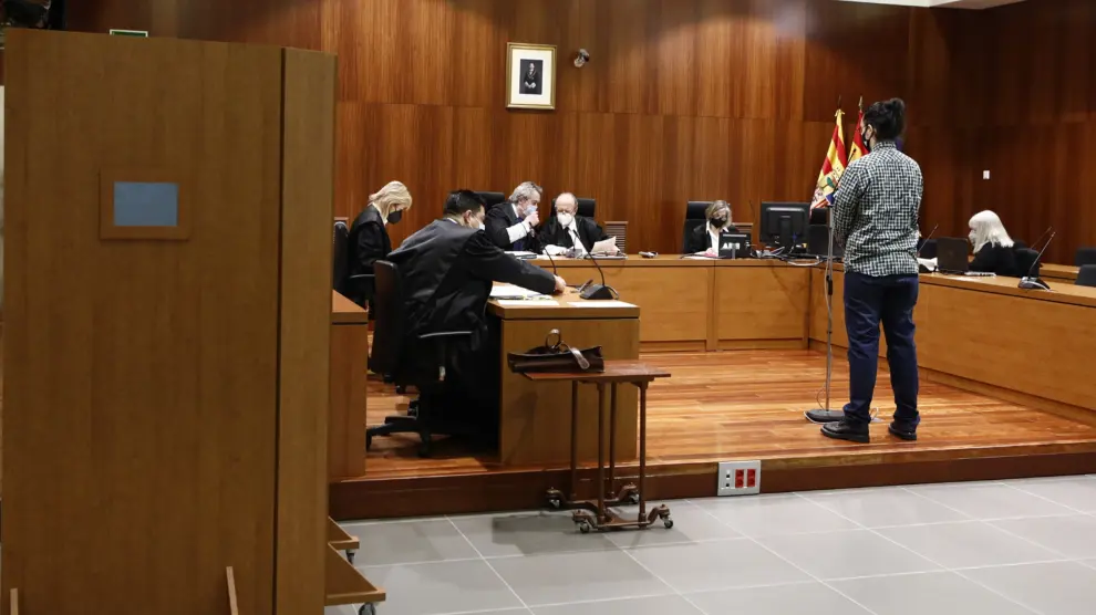El acusado, este lunes ante el tribunal en la Audiencia de Zaragoza.