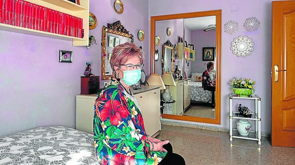 María Casorrán en su hogar, donde vive "independiente".