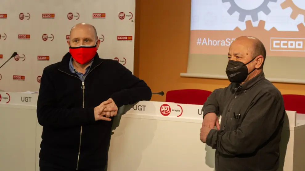 Manuel Pina, secretario general de CC. OO. Aragón y Daniel Alastuey, secretario general de UGT Aragón, han presentado hoy las movilizaciones del jueves.