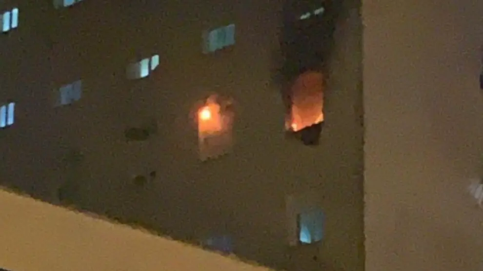 Las llamas podían verse por las ventanas del centro hospitalario