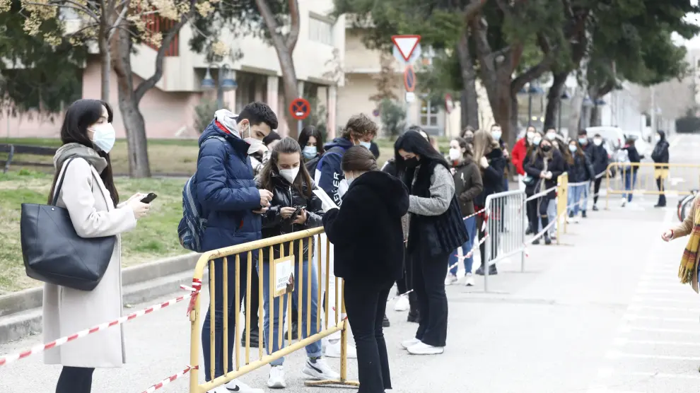 Galería de imágenes de la vacunación de estudiantes en Aragón