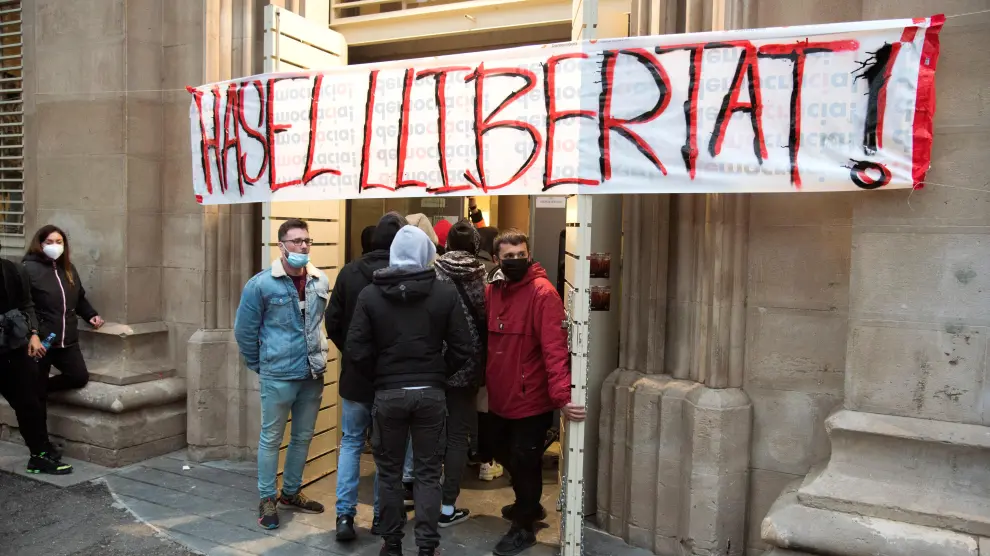 Hasél se encierra en la Universidad de Lleida para dificultar su detención