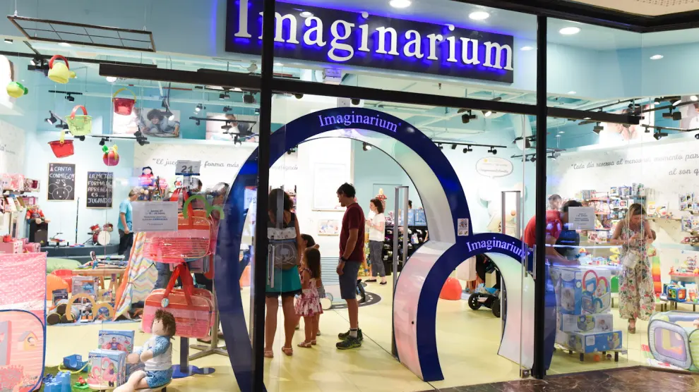 Tienda de Imaginarium, con sus características dos puertas.
