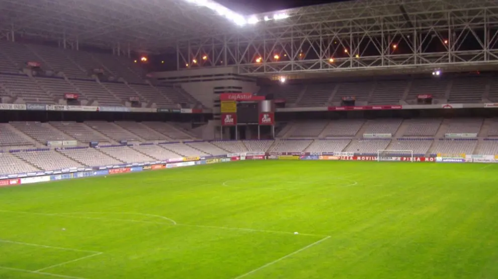Estadio Carlos Tartiere de Oviedo, donde juega hoy el Real Zaragoza a las 21.00.