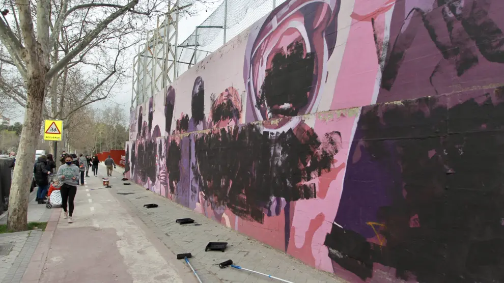 Mural feminista Ciudad Lineal vandalizado