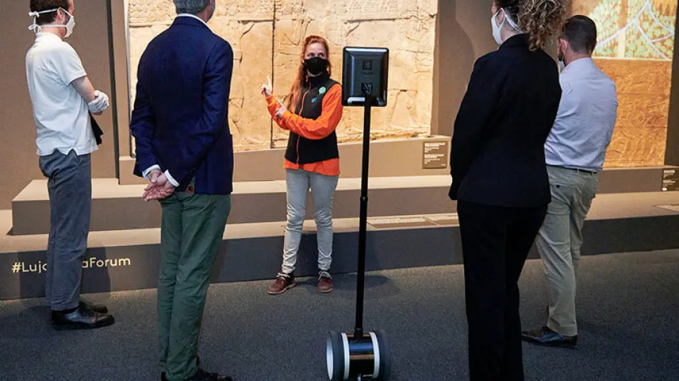 El robot del Caixaforum durante una de sus visitas virtuales (para el espectador).