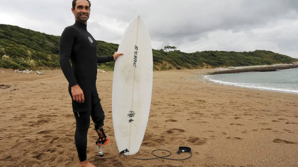 El surfista francés Eric Dargent también sufrió un ataque de un tiburón en 2011.
