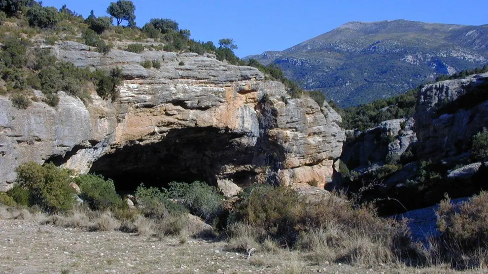 Cueva de Chaves, yacimiento arqueológico de más de 7.500 años de antigüedad estudiado en este trabajo.