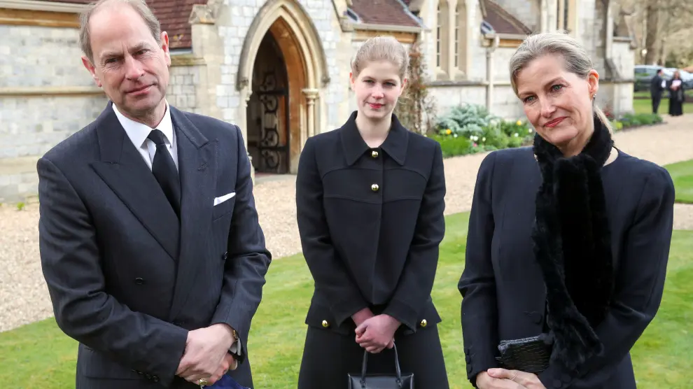 El príncipe Eduardo, junto a su mujer y su hija