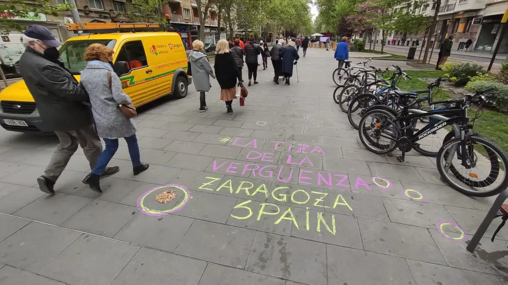 'La tiza de la vergüenza' lleva varios meses actuando en Zaragoza.