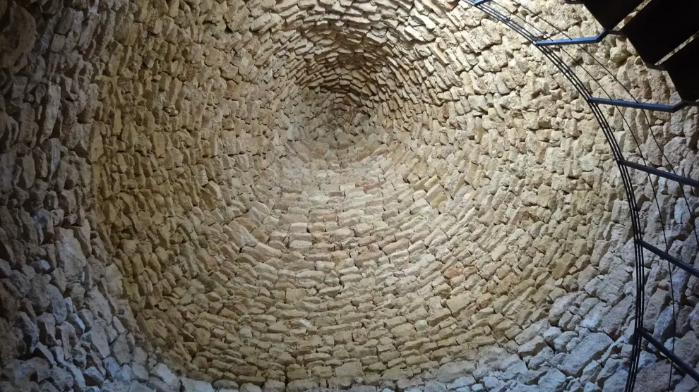 Interior de la nevera de la Culroya, en Fuendetodos.