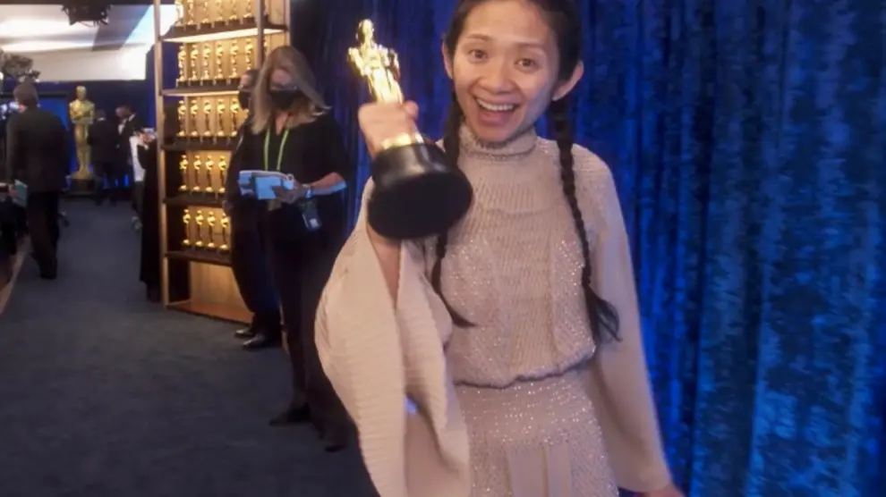 Chloé Zhao, tras recibir el Oscar a la mejor dirección por 'Nomadland'