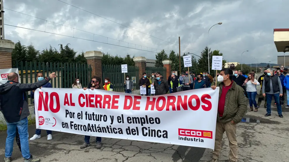 Protesta de la plantilla de Ferroatlántica este jueves en Monzón