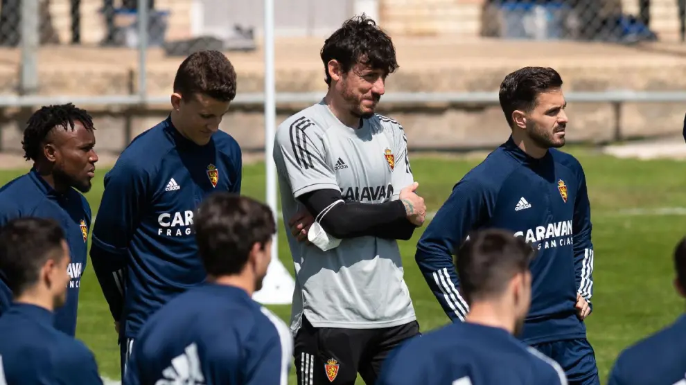 Cristian Álvarez, con el resto de compañeros en el entrenamiento del sábado pasado al regreso de Lugo.