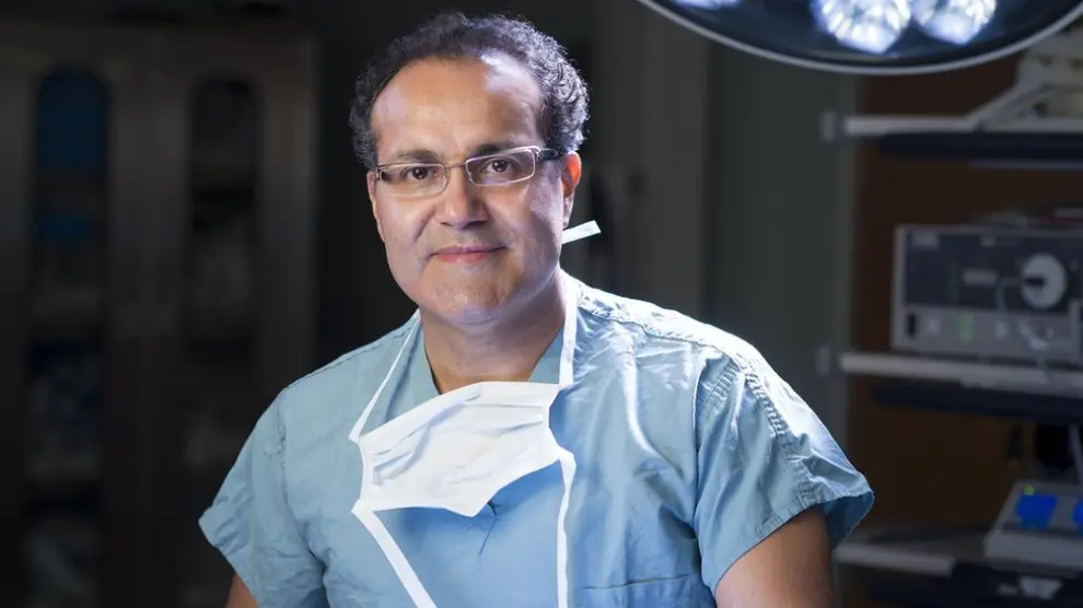 El neurocirujano mexicano Alfredo Quiñones-Hinojosa, conocido como Doctor Q.