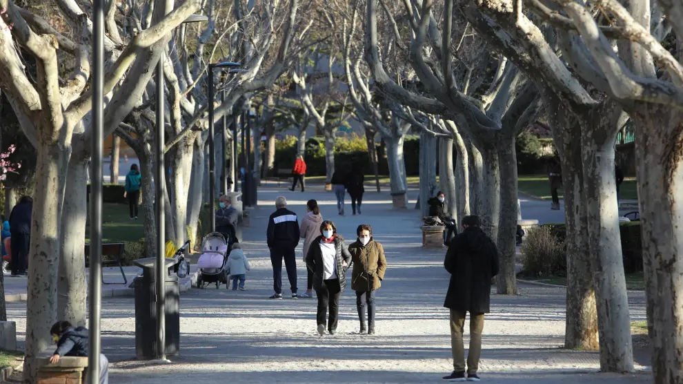 [[[HA ARCHIVO]]] Fecha: 16/03/2021 Autor: ESCRICHE, JAVIER descri: Ambiente en las calles de Teruel, gente paseando, actividades en el parque de los Fueros. notas: Fecha de entrada:17/03/2021