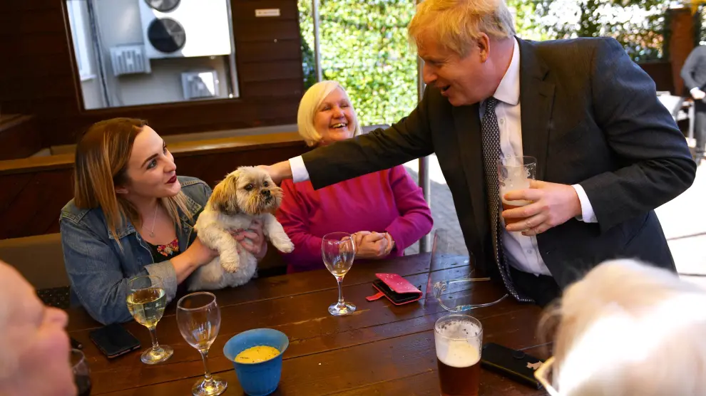 El primer ministro Boris Johnson, de visita en Wolverhampton
