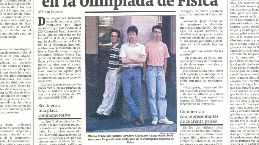 El recorte de HERALDO de junio de 1994, con Saz a la izquierda del grupo.