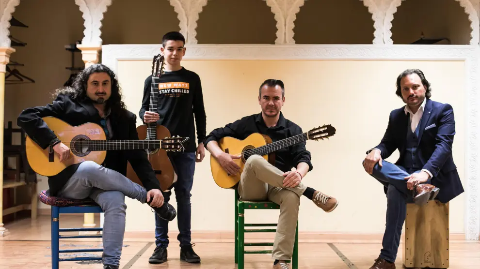 Alejandro Monserrat, Asier Candial, Nacho Estévez y Josué Barrés en la Escuela de Flamenco Los Cabales.