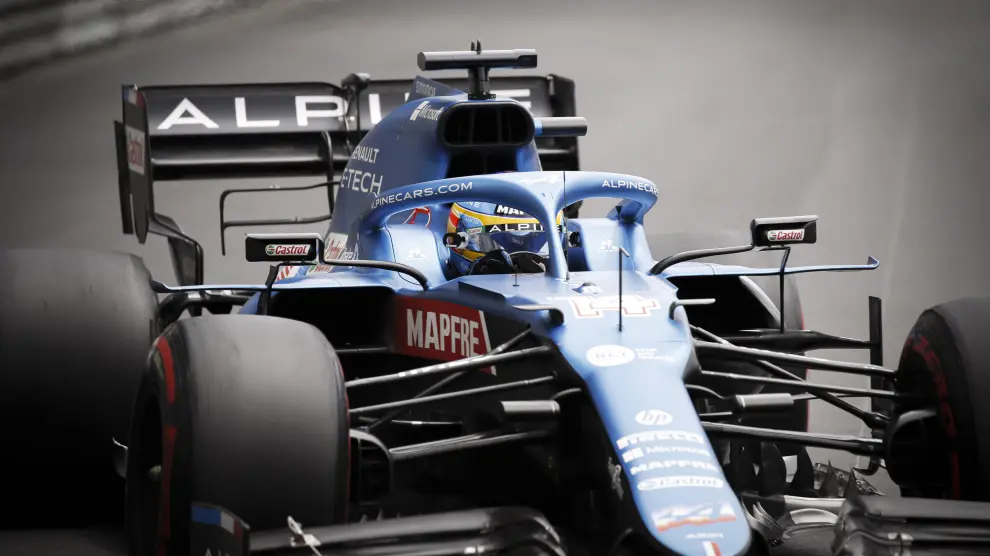 Fernando Alonso, en su monoplaza este sábado en Mónaco.