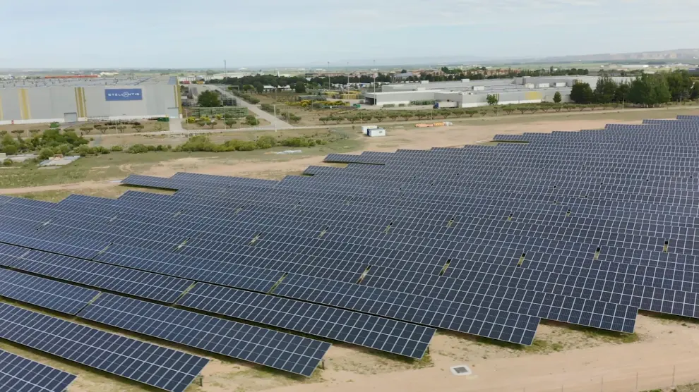 Imagen de la planta fotovoltaica inaugurada esta mañana en la planta de Opel PSA (Grupo Stellantis)